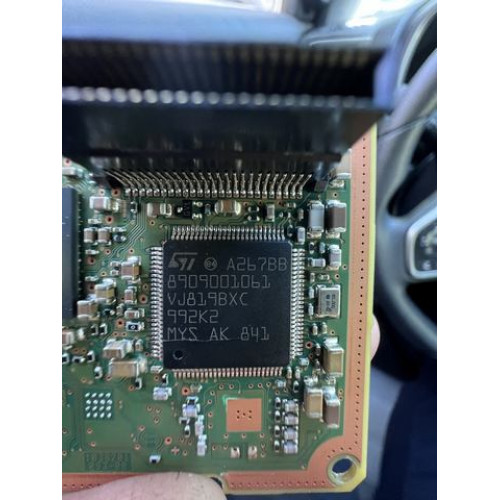 8909001061 automotive IC